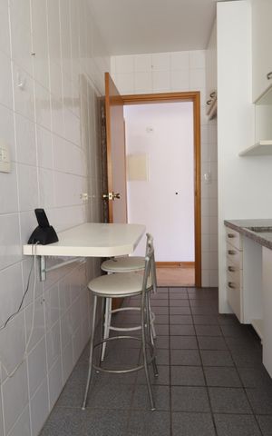 Apartamento para alugar com 66m², 2 quartos e 2 vagasCozinha
