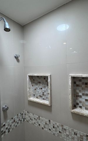 Apartamento para alugar com 70m², 2 quartos e 1 vaga Apartamento para alugar com 70m², 2 quartos e 1 vagaSuíte - Banheiro