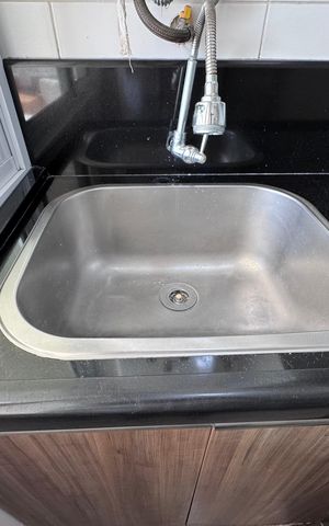 Apartamento para alugar com 70m², 2 quartos e 1 vaga Apartamento para alugar com 70m², 2 quartos e 1 vagaCozinha e Área de Serviço