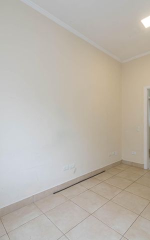Casa para alugar com 500m², 4 quartos e 2 vagas Casa para alugar com 500m², 4 quartos e 2 vagasCloset da Suíte