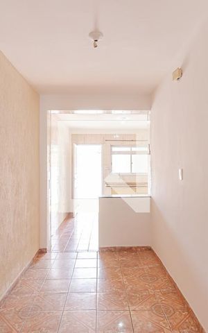 Casa à venda com 75m², 2 quartos e sem vaga