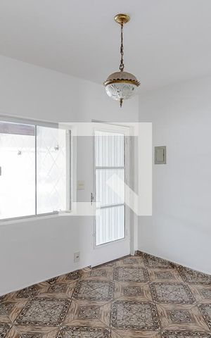Casa à venda com 75m², 2 quartos e sem vaga