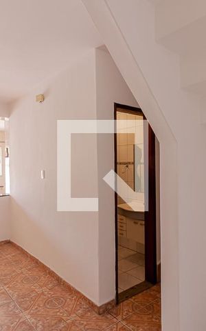 Casa à venda com 75m², 2 quartos e sem vaga