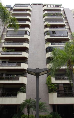 Apartamento para alugar com 210m², 3 quartos e 3 vagasFachada do Prédio