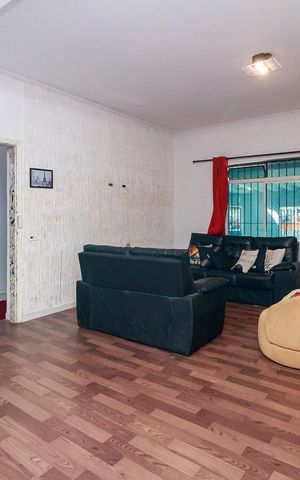 Casa para alugar com 170m², 3 quartos e 2 vagas Casa para alugar com 170m², 3 quartos e 2 vagasSala