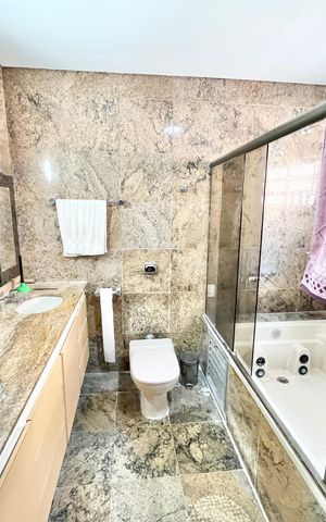 Casa à venda com 350m², 3 quartos e 4 vagas Casa à venda com 350m², 3 quartos e 4 vagasBanheiro da Suíte