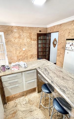Casa à venda com 350m², 3 quartos e 4 vagas Casa à venda com 350m², 3 quartos e 4 vagasCozinha