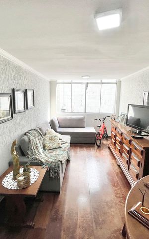 Casa à venda com 350m², 3 quartos e 4 vagas Casa à venda com 350m², 3 quartos e 4 vagasSala