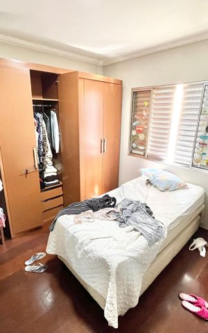Casa à venda com 350m², 3 quartos e 4 vagas Casa à venda com 350m², 3 quartos e 4 vagasQuarto 2