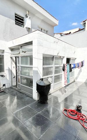 Casa à venda com 350m², 3 quartos e 4 vagas Casa à venda com 350m², 3 quartos e 4 vagasQuintal