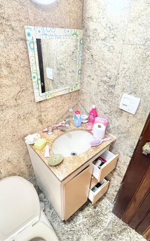Casa à venda com 350m², 3 quartos e 4 vagas Casa à venda com 350m², 3 quartos e 4 vagasBanheiro social