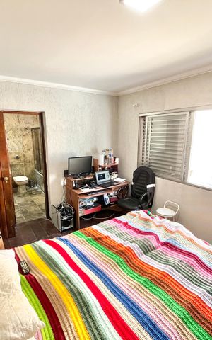 Casa à venda com 350m², 3 quartos e 4 vagas Casa à venda com 350m², 3 quartos e 4 vagasSuíte