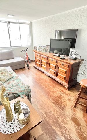 Casa à venda com 350m², 3 quartos e 4 vagas Casa à venda com 350m², 3 quartos e 4 vagasSala