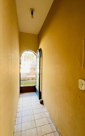 Casa à venda com 120m², 3 quartos e 4 vagas Casa à venda com 120m², 3 quartos e 4 vagasCorredor