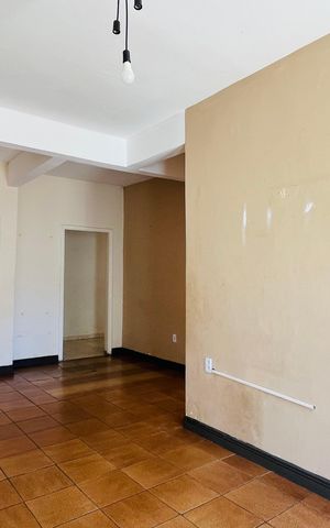 Casa à venda com 120m², 3 quartos e 4 vagas Casa à venda com 120m², 3 quartos e 4 vagasSala