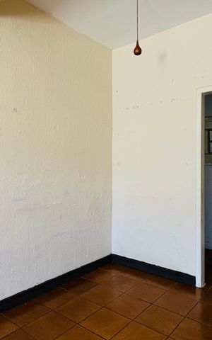 Casa à venda com 120m², 3 quartos e 4 vagas Casa à venda com 120m², 3 quartos e 4 vagasSala