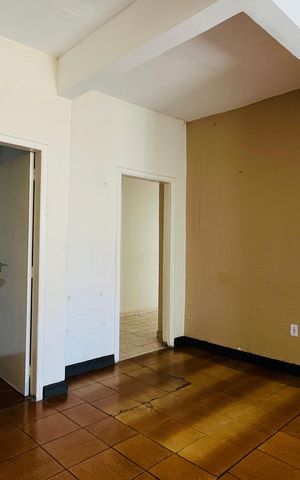 Casa à venda com 120m², 3 quartos e 4 vagas Casa à venda com 120m², 3 quartos e 4 vagasSala