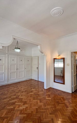 Apartamento à venda com 230m², 3 quartos e 1 vaga Apartamento à venda com 230m², 3 quartos e 1 vagaSuíte