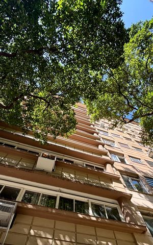 Apartamento à venda com 230m², 3 quartos e 1 vaga Apartamento à venda com 230m², 3 quartos e 1 vagaFachada