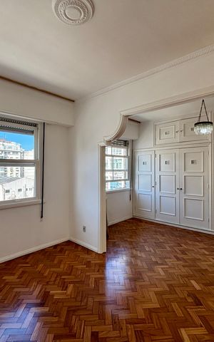 Apartamento à venda com 230m², 3 quartos e 1 vaga Apartamento à venda com 230m², 3 quartos e 1 vagaSuíte
