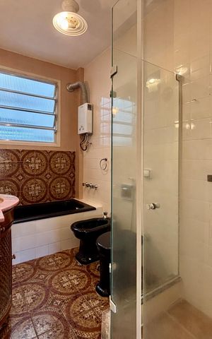 Apartamento à venda com 230m², 3 quartos e 1 vaga Apartamento à venda com 230m², 3 quartos e 1 vagaBanheiro da Suíte