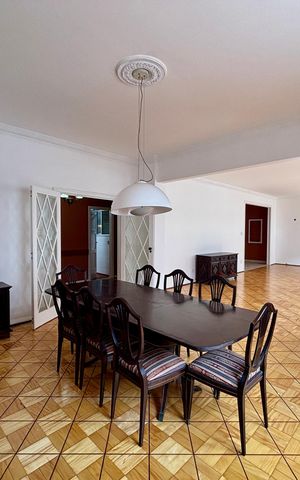 Apartamento à venda com 230m², 3 quartos e 1 vaga Apartamento à venda com 230m², 3 quartos e 1 vagaSala