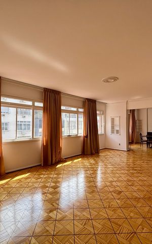 Apartamento à venda com 230m², 3 quartos e 1 vaga Apartamento à venda com 230m², 3 quartos e 1 vagaSala