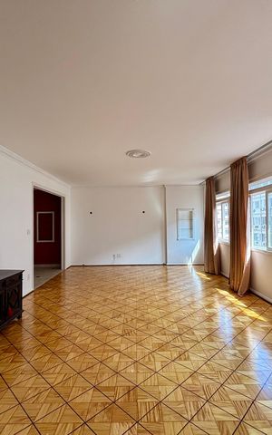 Apartamento à venda com 230m², 3 quartos e 1 vaga Apartamento à venda com 230m², 3 quartos e 1 vagaSala