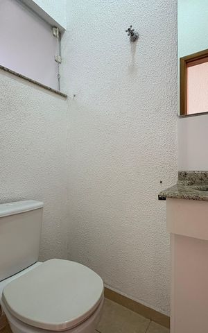 Casa à venda com 137m², 3 quartos e 2 vagas Casa à venda com 137m², 3 quartos e 2 vagasLavabo 1