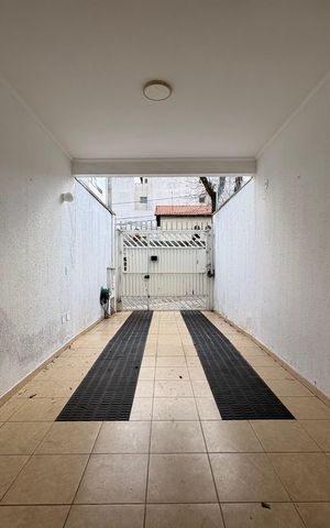 Casa à venda com 137m², 3 quartos e 2 vagas Casa à venda com 137m², 3 quartos e 2 vagasGaragem