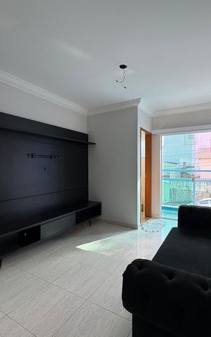 Casa à venda com 137m², 3 quartos e 2 vagas Casa à venda com 137m², 3 quartos e 2 vagasSala