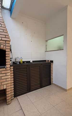 Casa à venda com 137m², 3 quartos e 2 vagas Casa à venda com 137m², 3 quartos e 2 vagasÁrea gourmet