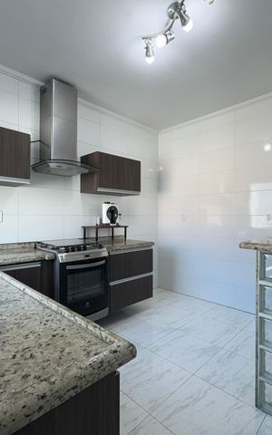Casa à venda com 137m², 3 quartos e 2 vagas Casa à venda com 137m², 3 quartos e 2 vagasCozinha