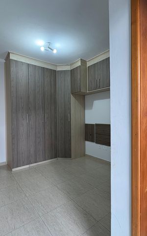 Casa à venda com 137m², 3 quartos e 2 vagas Casa à venda com 137m², 3 quartos e 2 vagasSuite