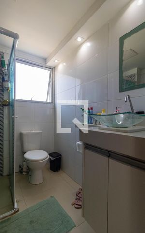 Apartamento à venda com 48m², 2 quartos e 1 vaga Apartamento à venda com 48m², 2 quartos e 1 vagaBanheiro Social