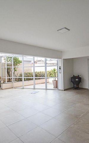 Apartamento à venda com 188m², 4 quartos e 3 vagas Apartamento à venda com 188m², 4 quartos e 3 vagasÁrea comum - Churrasqueira