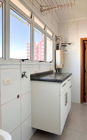 Apartamento à venda com 188m², 4 quartos e 3 vagas Apartamento à venda com 188m², 4 quartos e 3 vagasÁrea de Serviço