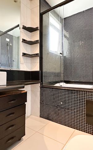Apartamento à venda com 188m², 4 quartos e 3 vagas Apartamento à venda com 188m², 4 quartos e 3 vagasBanheiro da Suíte 2