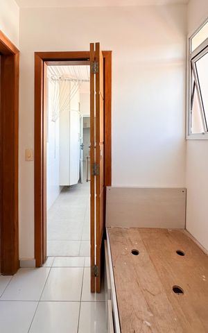 Apartamento à venda com 188m², 4 quartos e 3 vagas Apartamento à venda com 188m², 4 quartos e 3 vagasBanheiro de serviço