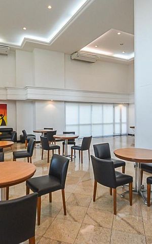 Apartamento à venda com 188m², 4 quartos e 3 vagas Apartamento à venda com 188m², 4 quartos e 3 vagasÁrea comum - Salão de festas