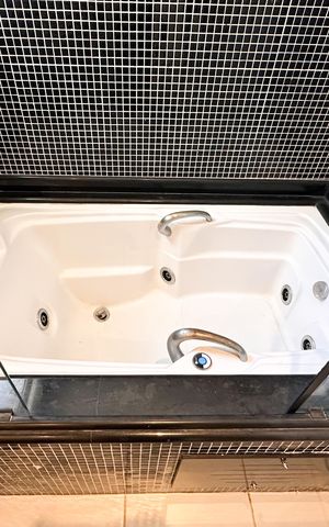 Apartamento à venda com 188m², 4 quartos e 3 vagas Apartamento à venda com 188m², 4 quartos e 3 vagasBanheiro da Suíte 2