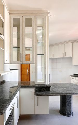 Apartamento à venda com 188m², 4 quartos e 3 vagas Apartamento à venda com 188m², 4 quartos e 3 vagasCozinha