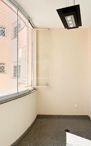 Apartamento à venda com 188m², 4 quartos e 3 vagas Apartamento à venda com 188m², 4 quartos e 3 vagasSacada