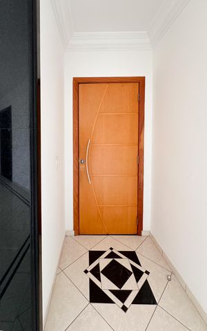 Apartamento à venda com 188m², 4 quartos e 3 vagas Apartamento à venda com 188m², 4 quartos e 3 vagasEntrada