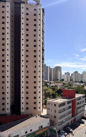 Apartamento à venda com 188m², 4 quartos e 3 vagas Apartamento à venda com 188m², 4 quartos e 3 vagasVista da Sacada