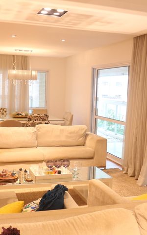 Apartamento para alugar com 242m², 3 quartos e 3 vagasSala