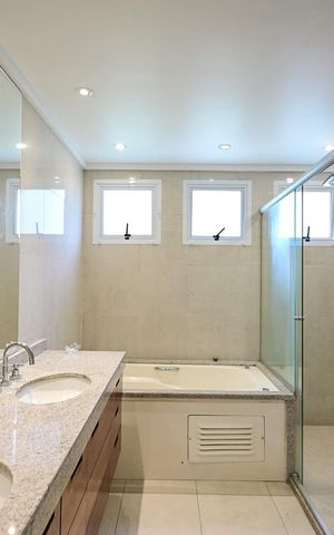 Apartamento para alugar com 458m², 4 quartos e 4 vagasBanheiro da Suíte 3