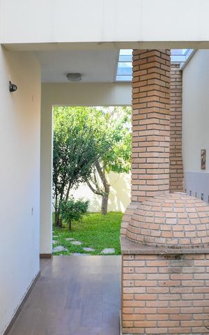 Casa à venda com 300m², 4 quartos e 3 vagas Casa à venda com 300m², 4 quartos e 3 vagasQuintal