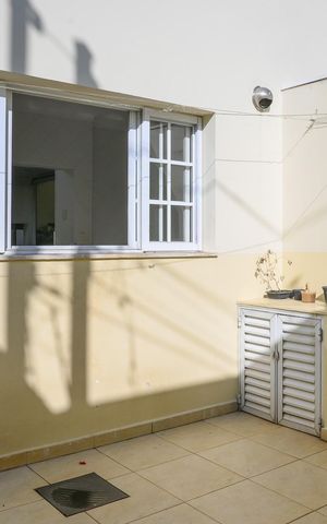 Casa à venda com 300m², 4 quartos e 3 vagas Casa à venda com 300m², 4 quartos e 3 vagasQuintal