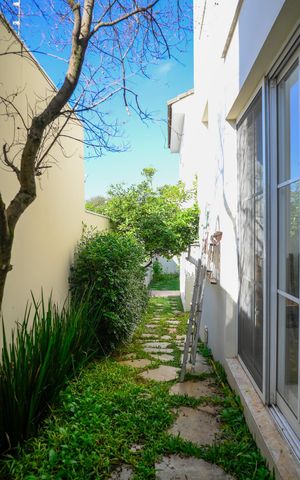 Casa à venda com 300m², 4 quartos e 3 vagas Casa à venda com 300m², 4 quartos e 3 vagasQuintal